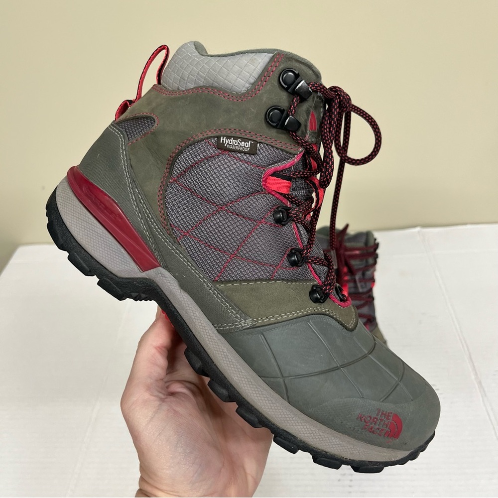 The North Face Gray and Pink Sierra Mid Waterproof Winter Hiking Boot Size 9.5